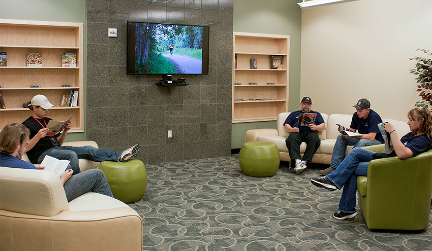 Deadhorse Aviation Center lounge